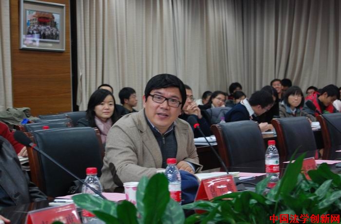 “完善中國(guó)特色社會(huì)主義法律體系研究”系列學(xué)術(shù)報(bào)告會(huì)在人大法學(xué)院?jiǎn)?dòng)