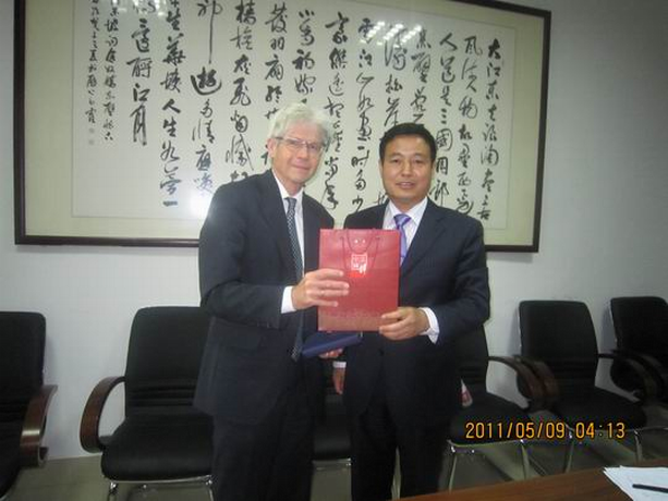 荷蘭蒂爾堡大學(xué)Philip Eijlander校長訪問山東大學(xué)法學(xué)院