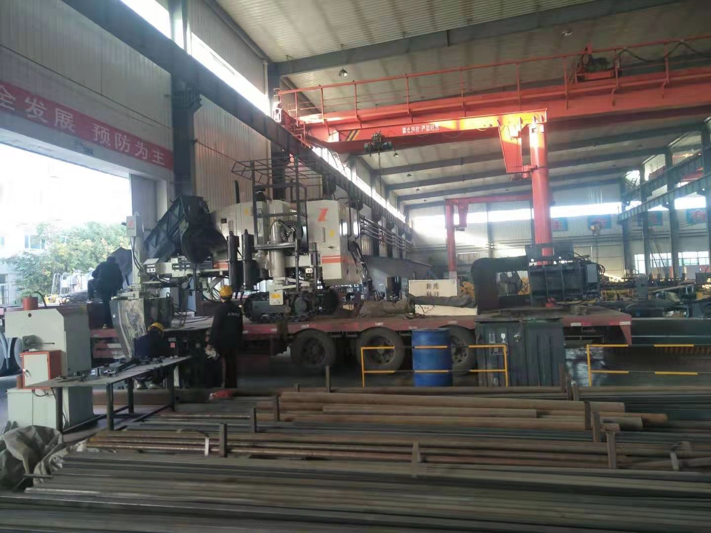 發(fā)車！新路緣混凝土滑模攤鋪機(jī)發(fā)襄陽棗陽，助力公路修筑