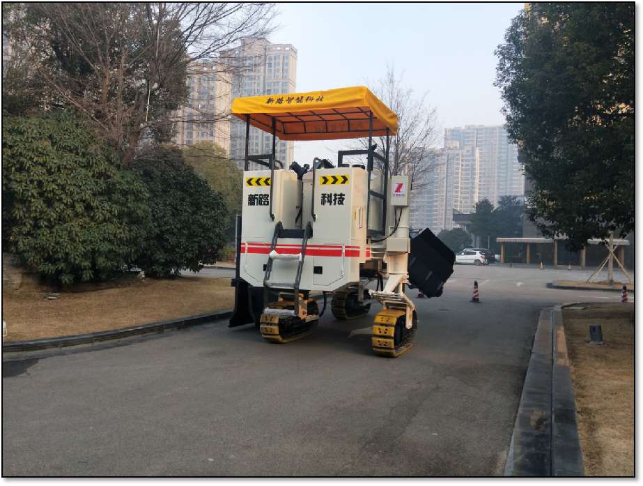 要正確使用操作混凝土路緣石滑模攤鋪機(jī)，定期對路緣石滑模機(jī)進(jìn)行保養(yǎng)和維護(hù)
