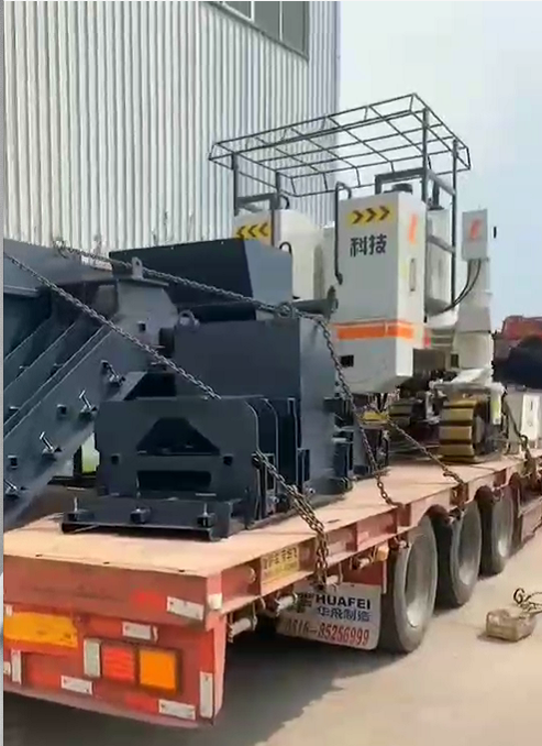 新路緣滑模機發(fā)貨甘肅，一路順風(fēng)